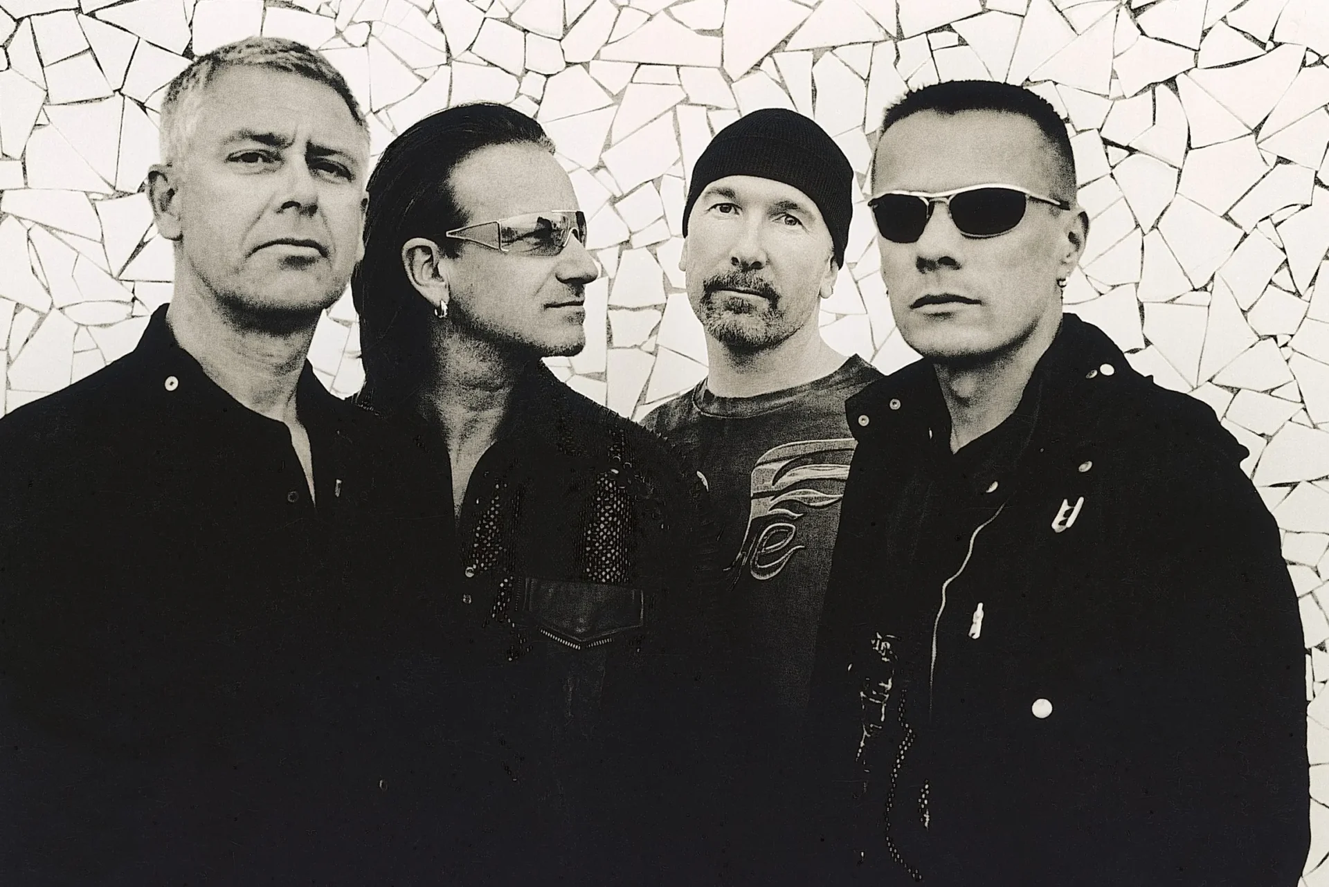 Crítica: U2, “How to Re-Assemble an Atomic Bomb”