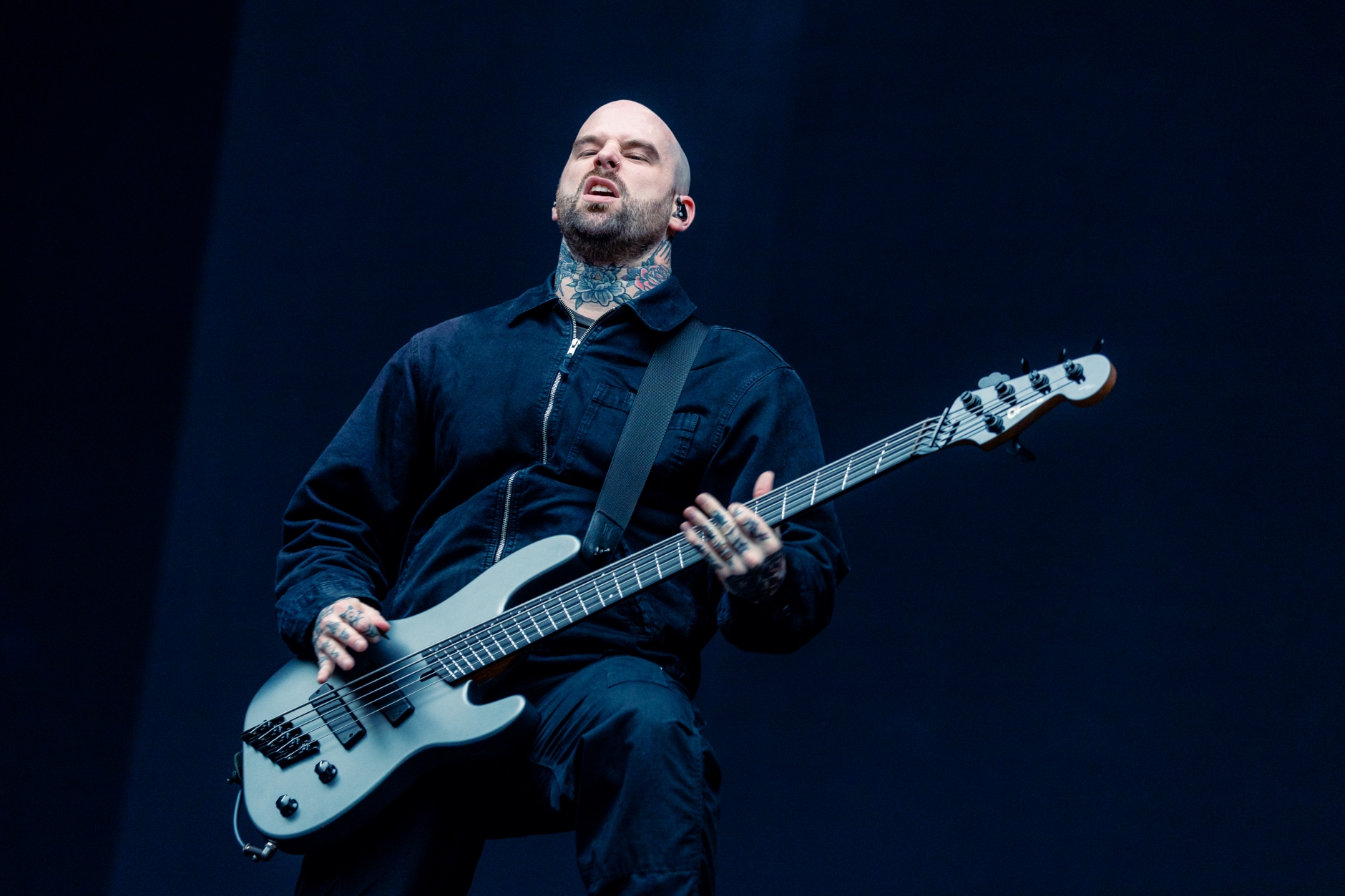 Baixista do Spiritbox, Josh Gilbert, perde casa em incêndios devastadores na Califórnia