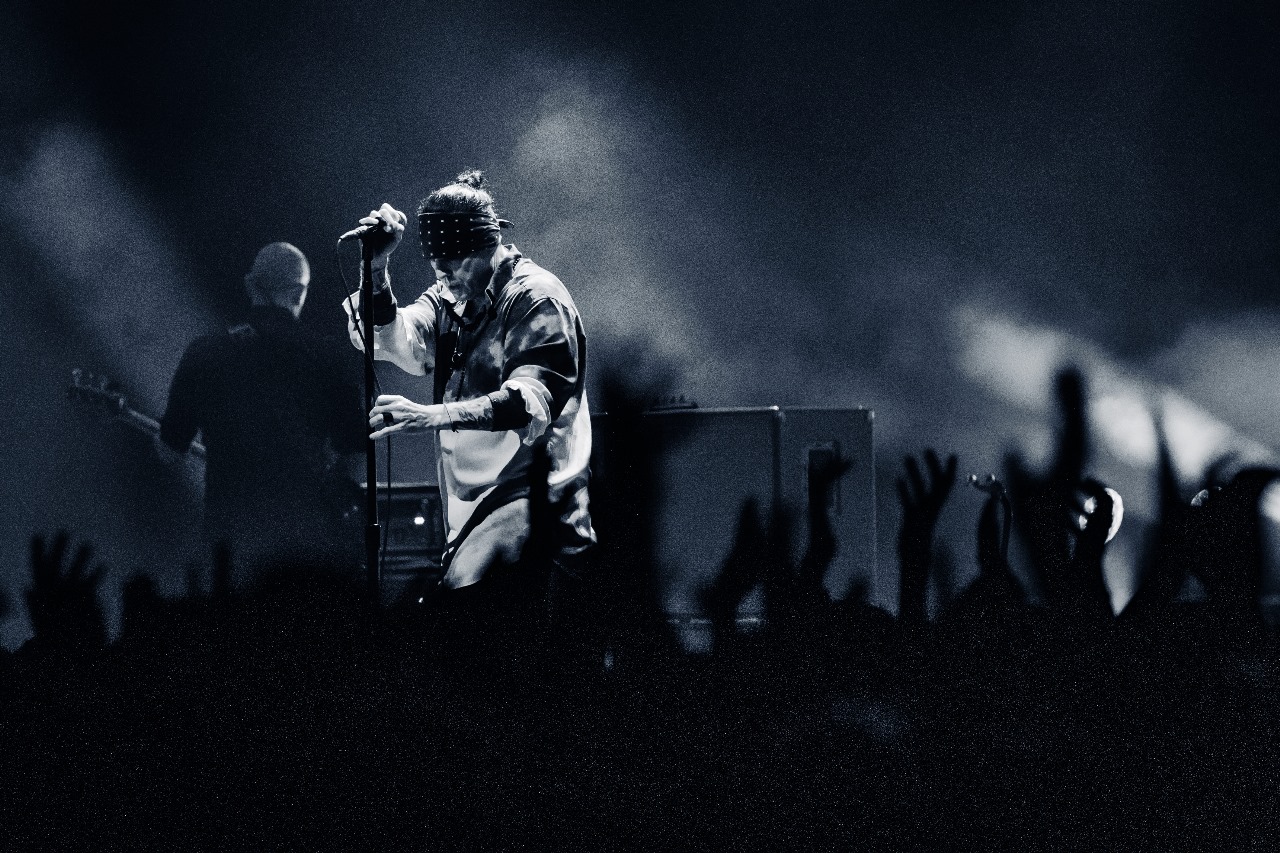The Cult revisita 40 anos de carreira em show direto e intenso em São Paulo