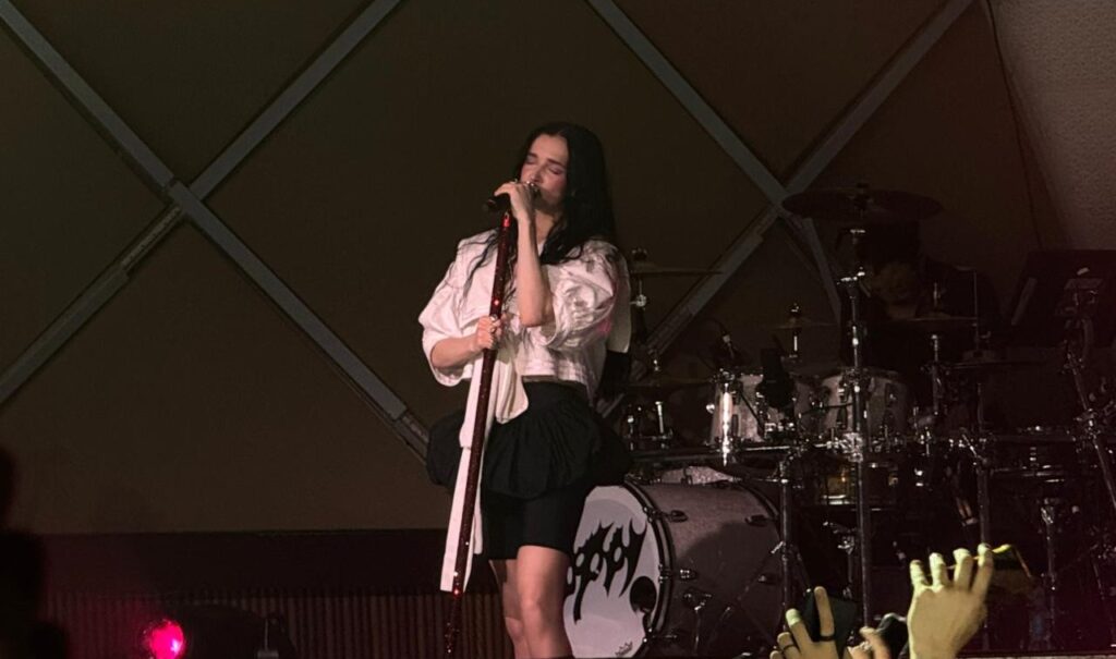 Poppy transforma São Paulo em um laboratório de intensidade sonora