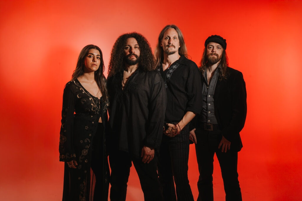 Siena Root, pioneira do rock vintage da Suécia, estreia no Brasil em novembro