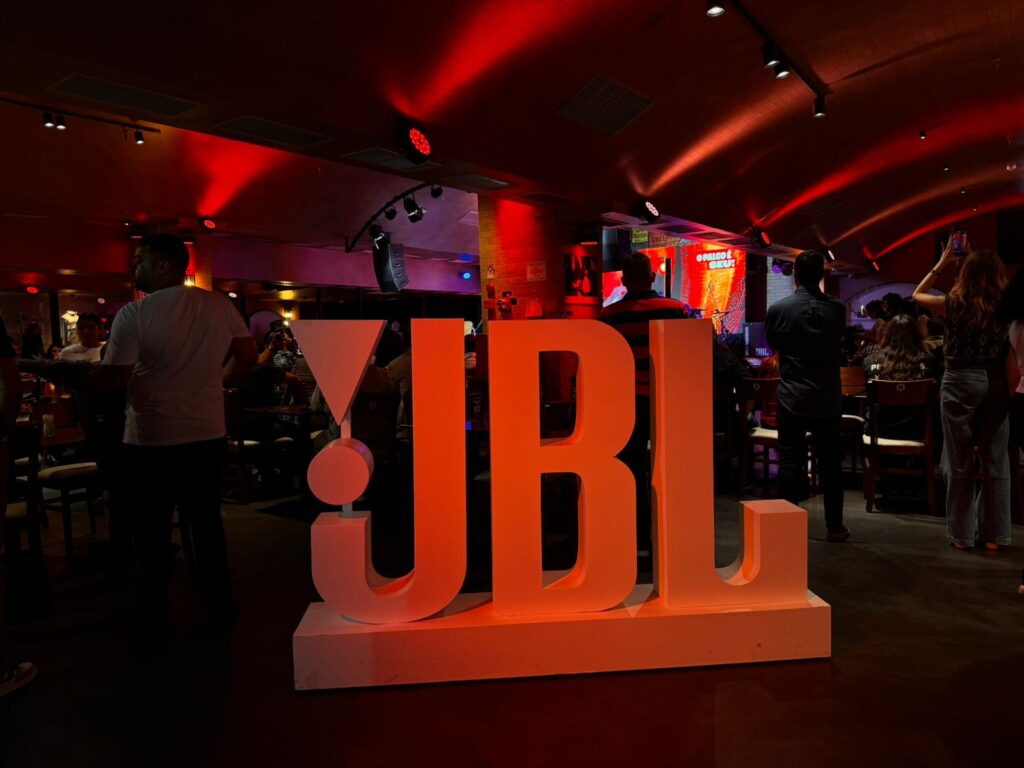 JBL aposta em tecnologia e portabilidade com nova linha BandBox no Brasil