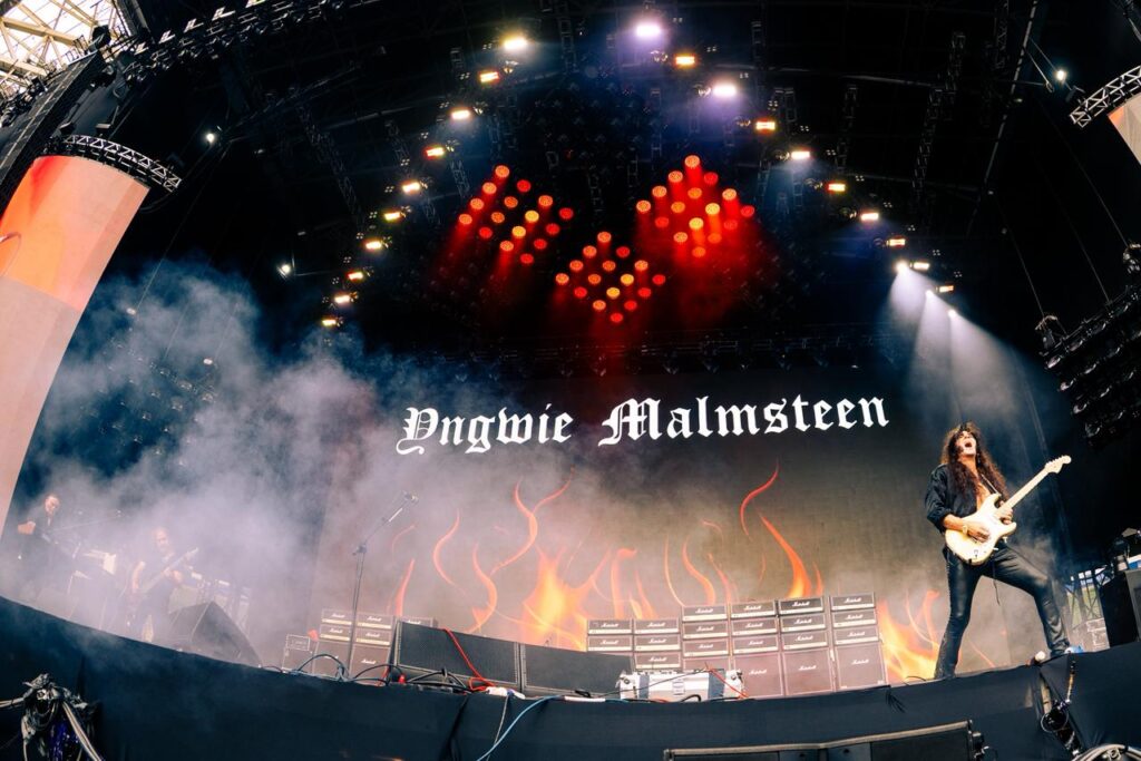Yngwie Malmsteen transforma técnica em espetáculo no Monsters of Rock | Foto: Renan Faciolo