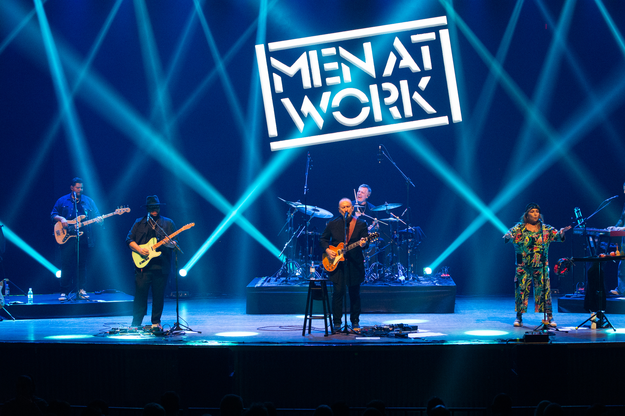 Men At Work transforma o Araújo Vianna em uma viagem nostálgica e eletrizante em Porto Alegre I Fotografia: Sophia Velho