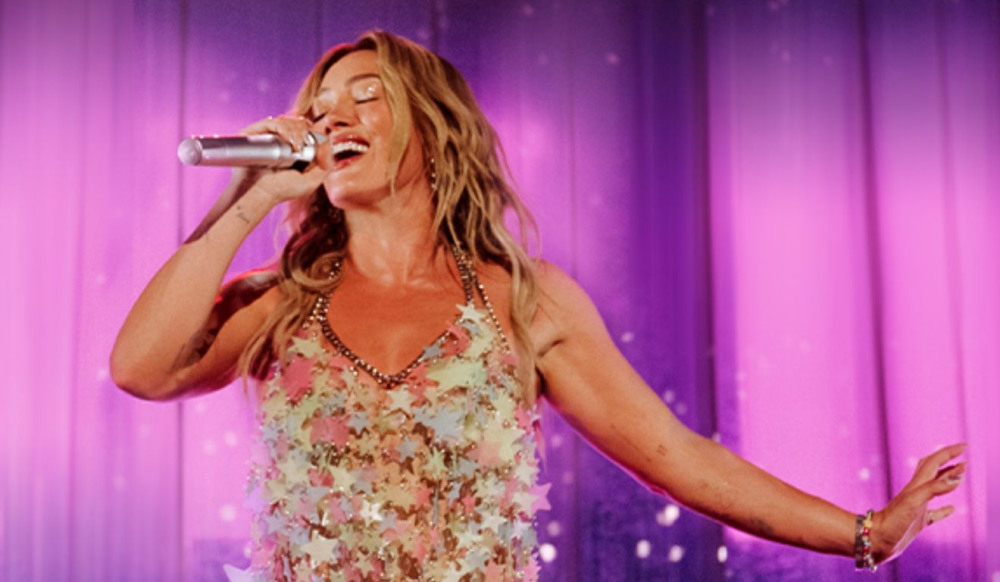 Hilary Duff anuncia show no Brasil para agosto de 2027