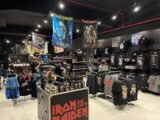 Eddie’s Emporium terá apresentações musicais antes dos shows do Iron Maiden