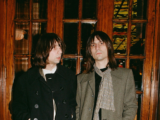 A dupla americana The Lemon Twigs fará um show único no Brasil em novembro. Formado pelos irmãos Brian e Michael D’Addario, o grupo se apresenta no dia 13 de novembro, na Casa Rockambole, em São Paulo