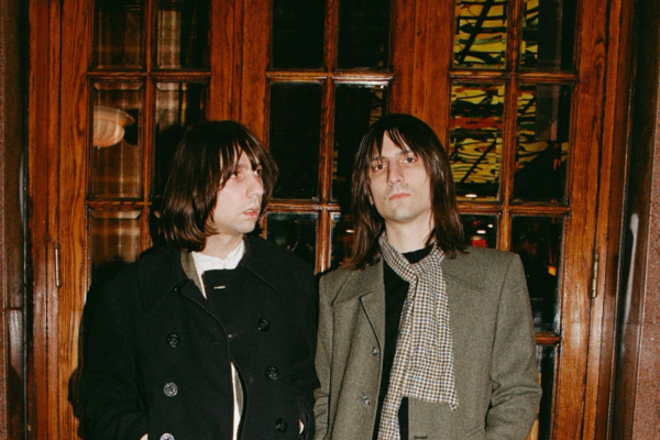 A dupla americana The Lemon Twigs fará um show único no Brasil em novembro. Formado pelos irmãos Brian e Michael D’Addario, o grupo se apresenta no dia 13 de novembro, na Casa Rockambole, em São Paulo