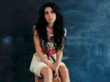Amy Winehouse ganha edição especial de 20 anos de “Back to Black” com demos inéditas e álbum ao vivo