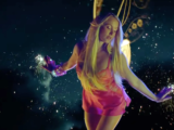 Zara Larsson lança clipe de “Blue Moon”, faixa de “Midnight Sun”