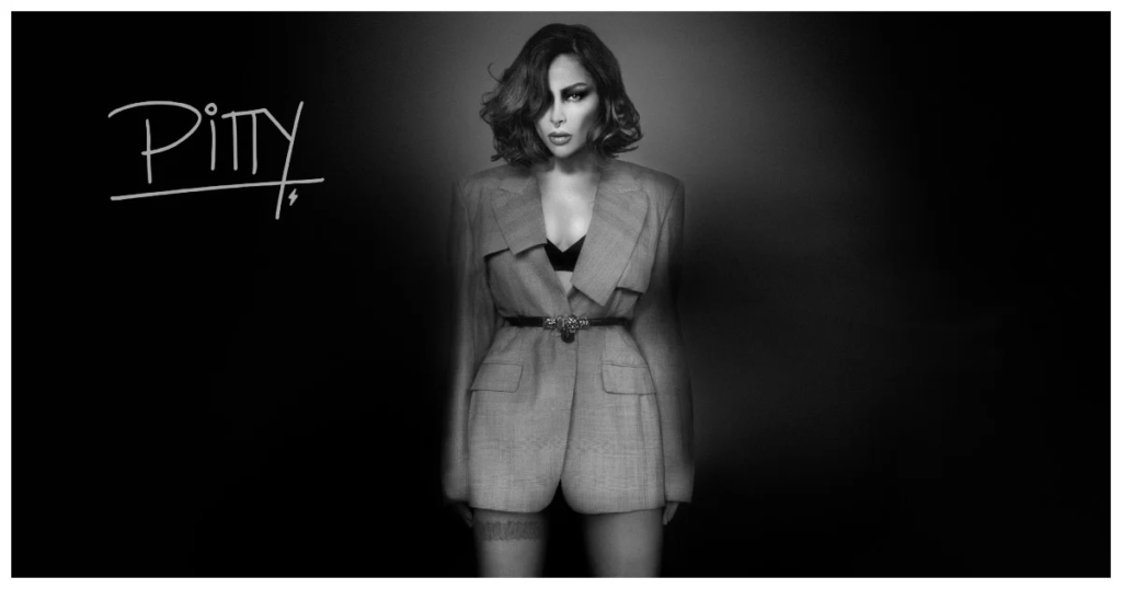 Pitty retorna com um disco tecnicamente competente, mas tropeça justamente naquilo que sempre fez sua diferença: a escrita