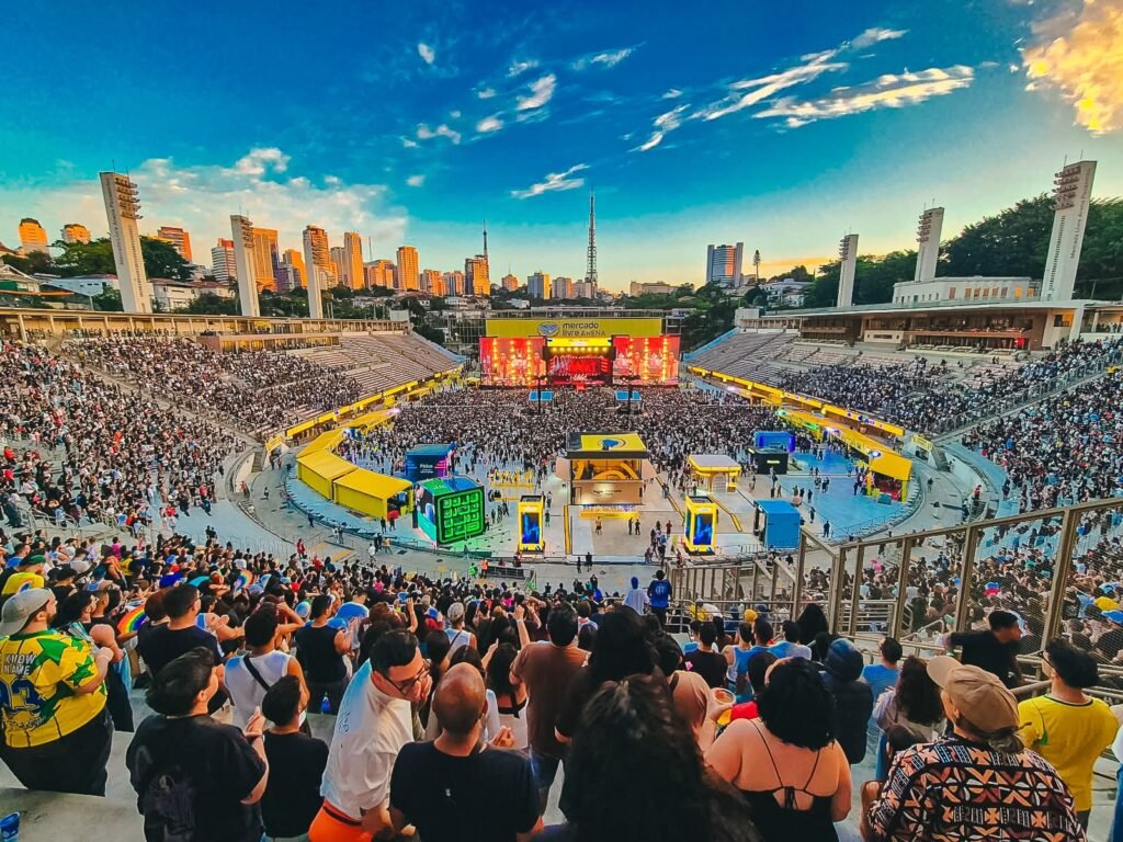 Meli Music aposta em grandes nomes do pop e reúne 20 mil pessoas em São Paulo