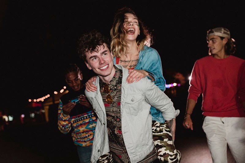 Tinder será aplicativo oficial de encontros do Lollapalooza Brasil 2027