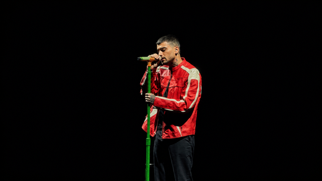 Zayn leva “Konnakol Tour” a São Paulo, destaca potência vocal e diverte público com camisas de futebol
