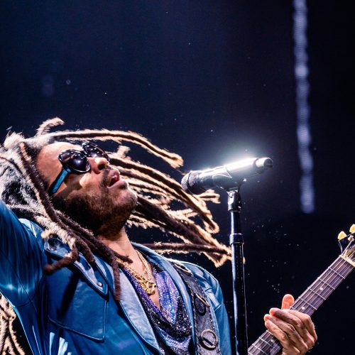 Lenny Kravitz domina São Paulo com performance eletrizante