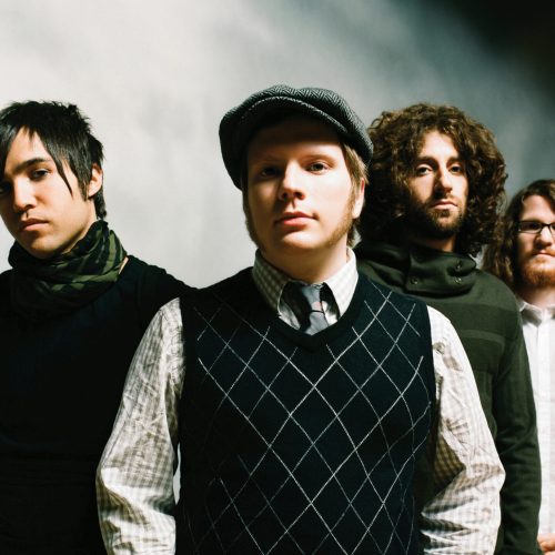 Fall Out Boy, Yellowcard e Story Of The Year reacendem o pop punk em show no RJ