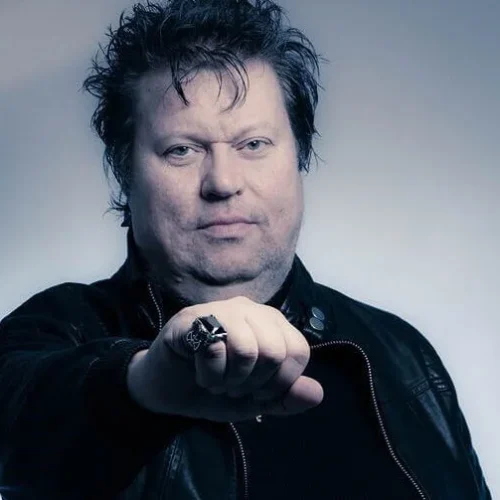Timo Tolkki celebra seu legado no Stratovarius com turnê pelo Brasil em 2025