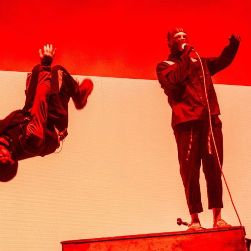 Twenty One Pilots encerra turnê com show lotado no Allianz
