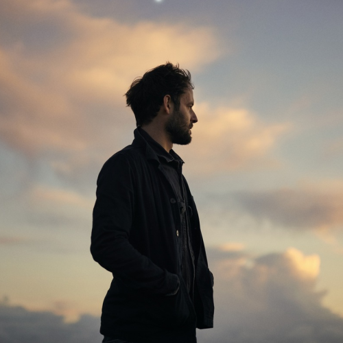 Britânico Roo Panes traz seu folk sentimental ao Brasil em 2026