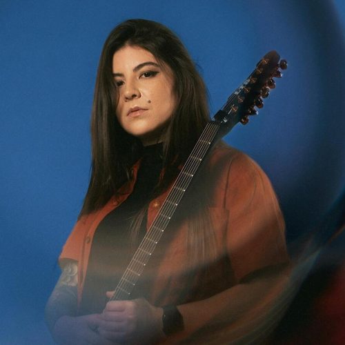 Jéssica Falchi estreia projeto solo com o single dinâmico “Moonlace”